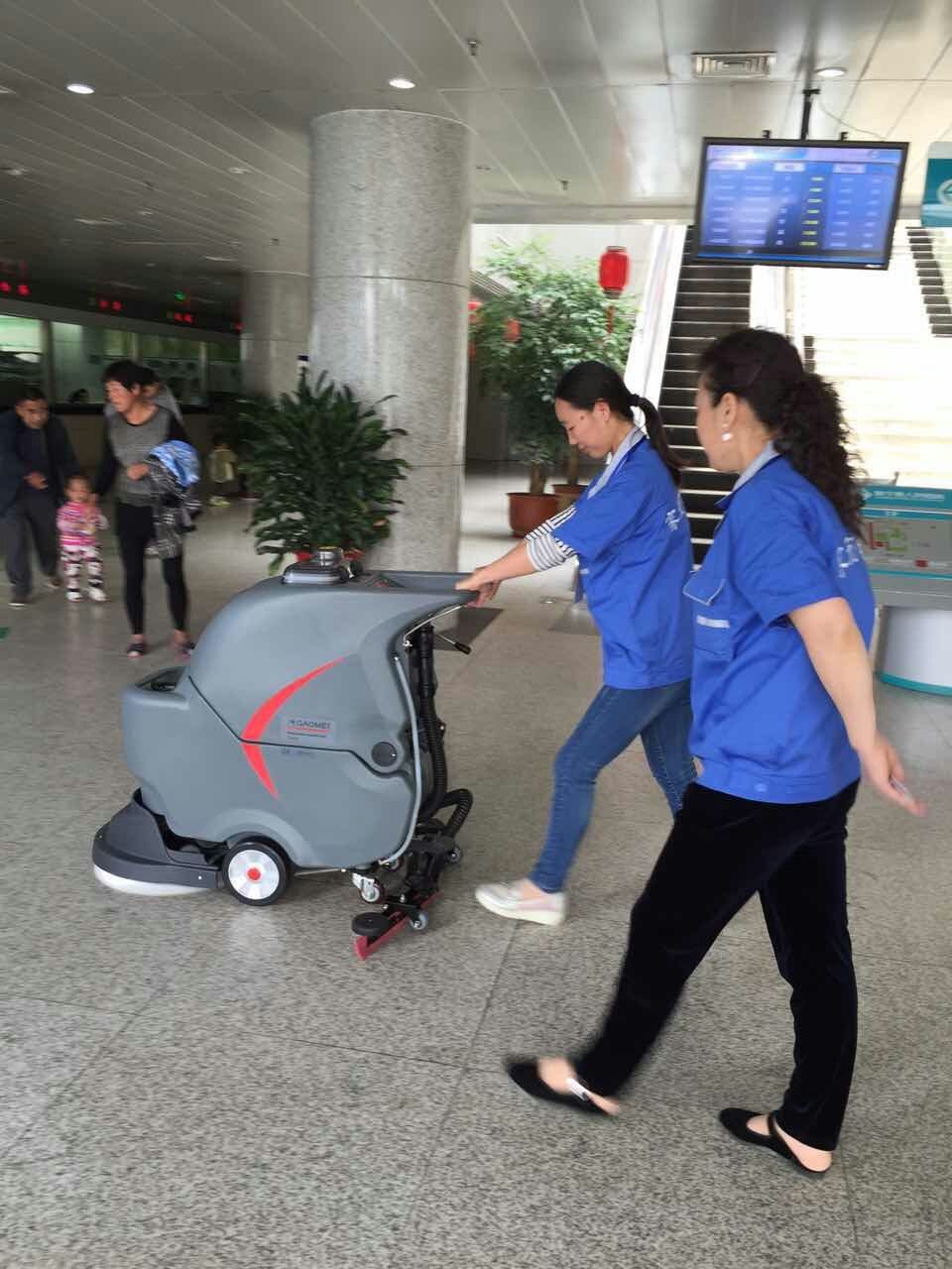 全自動(dòng)洗地機(jī)能解決企業(yè)什么問(wèn)題？
